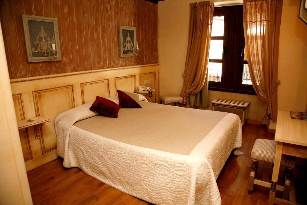 Hotel Villa de Torla-Ordesa Habitación foto